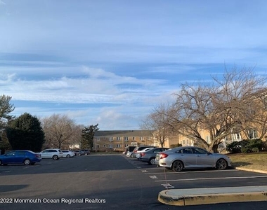 110 Stonehurst Boulevard - Photo Thumbnail 45