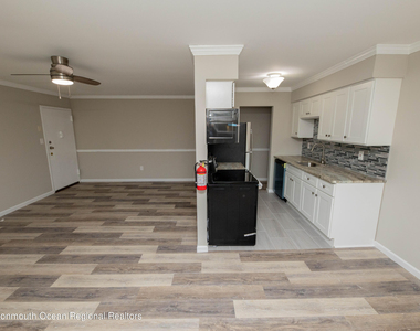 110 Stonehurst Boulevard - Photo Thumbnail 13