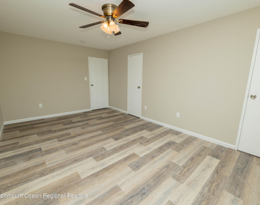 110 Stonehurst Boulevard - Photo Thumbnail 23