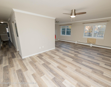 110 Stonehurst Boulevard - Photo Thumbnail 10