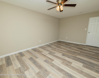 110 Stonehurst Boulevard - Photo Thumbnail 22