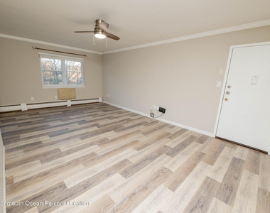 110 Stonehurst Boulevard - Photo Thumbnail 24