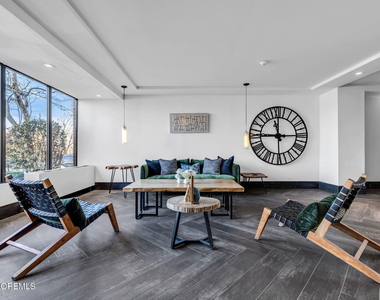 10 Ocean Boulevard - Photo Thumbnail 1