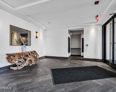 10 Ocean Boulevard - Photo Thumbnail 2
