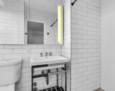 10 Ocean Boulevard - Photo Thumbnail 17