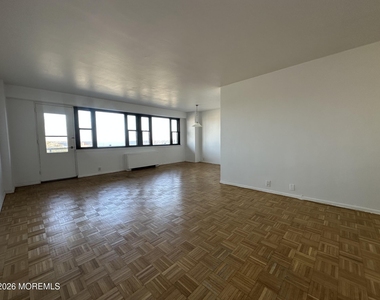 10 Ocean Boulevard - Photo Thumbnail 5