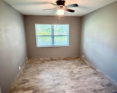 4364 Nw 9th Avenue - Photo Thumbnail 18