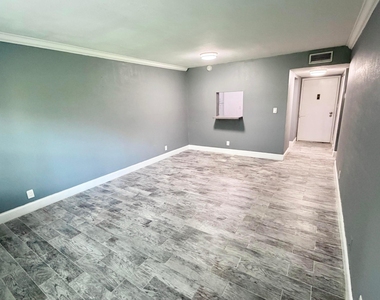 4364 Nw 9th Avenue - Photo Thumbnail 8