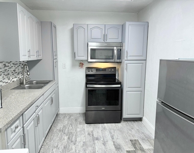 4364 Nw 9th Avenue - Photo Thumbnail 2