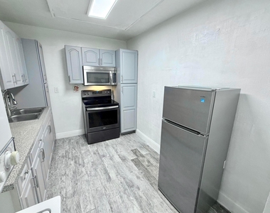 4364 Nw 9th Avenue - Photo Thumbnail 4