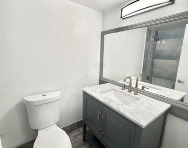 4364 Nw 9th Avenue - Photo Thumbnail 20