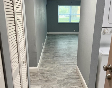 4364 Nw 9th Avenue - Photo Thumbnail 22