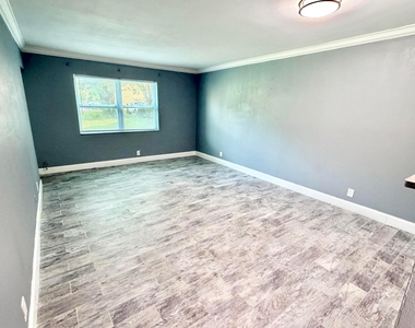 4364 Nw 9th Avenue - Photo Thumbnail 6