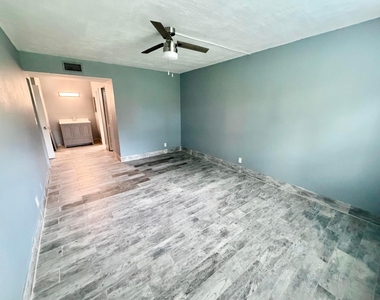 4364 Nw 9th Avenue - Photo Thumbnail 13