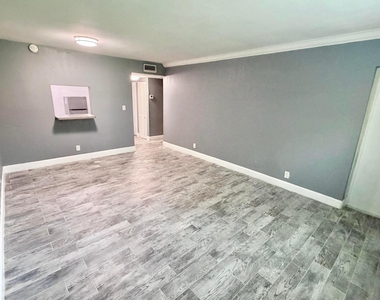 4364 Nw 9th Avenue - Photo Thumbnail 9