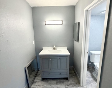 4364 Nw 9th Avenue - Photo Thumbnail 14