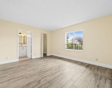 2977 Nw 92nd Avenue - Photo Thumbnail 8