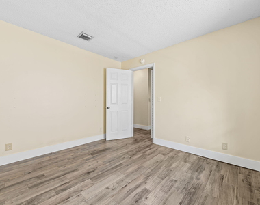 2977 Nw 92nd Avenue - Photo Thumbnail 18