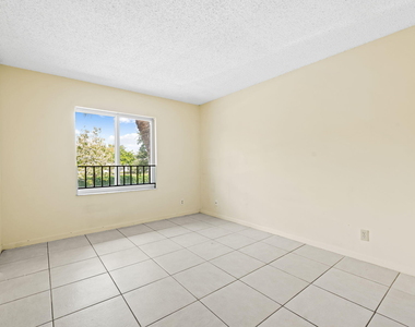 2977 Nw 92nd Avenue - Photo Thumbnail 12
