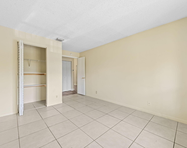 2977 Nw 92nd Avenue - Photo Thumbnail 13