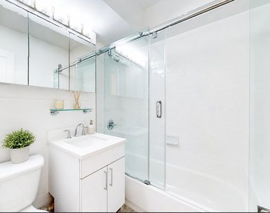  East 57th Street - Photo Thumbnail 5