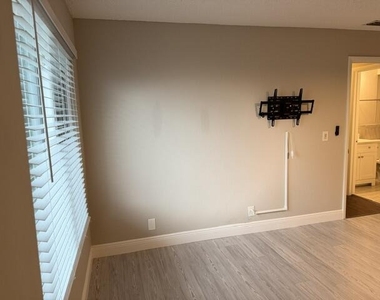 5260 Bosque Lane - Photo Thumbnail 13