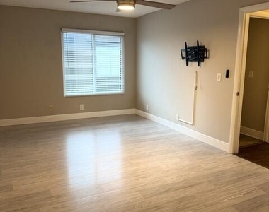 5260 Bosque Lane - Photo Thumbnail 11