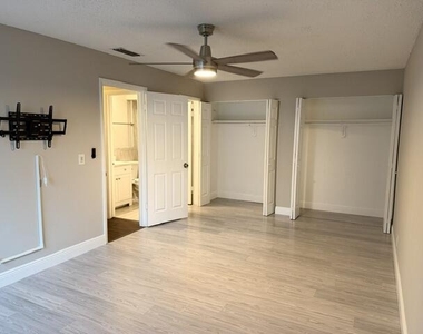 5260 Bosque Lane - Photo Thumbnail 12
