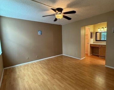9440 Live Oak Place - Photo Thumbnail 4