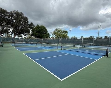 9440 Live Oak Place - Photo Thumbnail 14