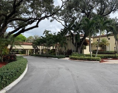 9440 Live Oak Place - Photo Thumbnail 11
