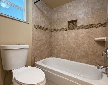 9440 Live Oak Place - Photo Thumbnail 6