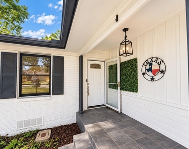 516 Overhill Drive - Photo Thumbnail 3