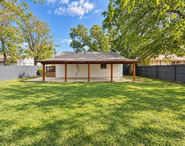 516 Overhill Drive - Photo Thumbnail 20