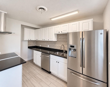 516 Overhill Drive - Photo Thumbnail 9