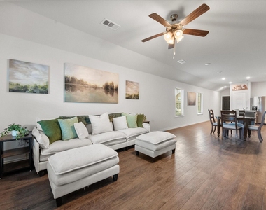 10625 Bleat Street - Photo Thumbnail 7