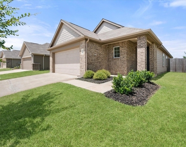 10625 Bleat Street - Photo Thumbnail 2