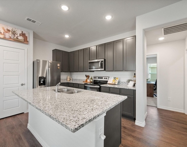 10625 Bleat Street - Photo Thumbnail 10