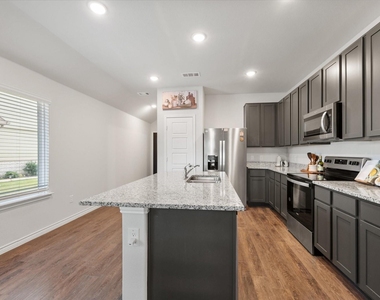 10625 Bleat Street - Photo Thumbnail 11