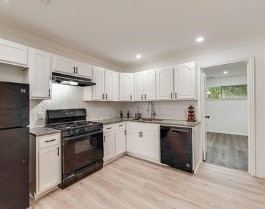1406 Highland Street - Photo Thumbnail 3