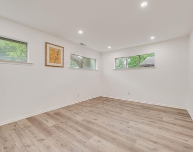 1406 Highland Street - Photo Thumbnail 5
