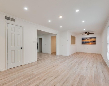 1406 Highland Street - Photo Thumbnail 6