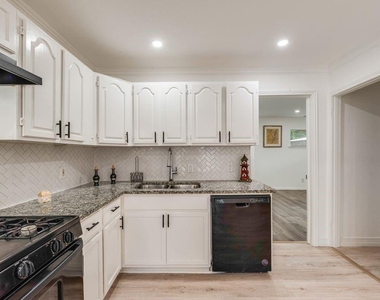 1406 Highland Street - Photo Thumbnail 4