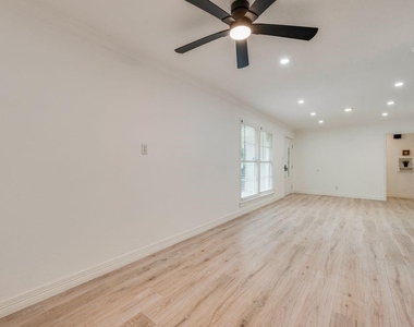 1406 Highland Street - Photo Thumbnail 7