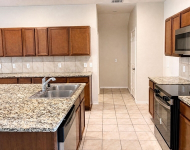 2303 Pontotoc Drive - Photo Thumbnail 12