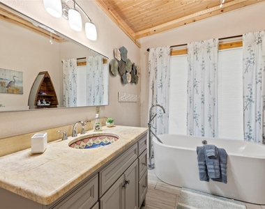 230 Bushwhacker Drive - Photo Thumbnail 16