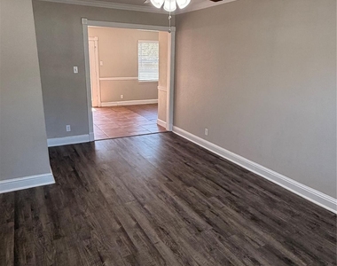 725 Willow Street - Photo Thumbnail 4