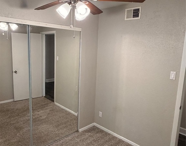 725 Willow Street - Photo Thumbnail 9