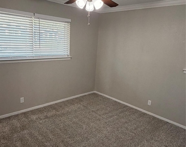 725 Willow Street - Photo Thumbnail 13