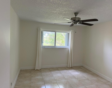 729 Lori Drive - Photo Thumbnail 26